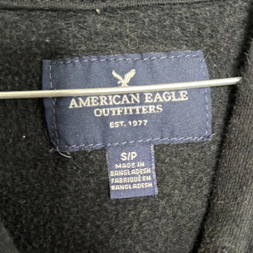 American Eagle sweater - Picture 2 of 4